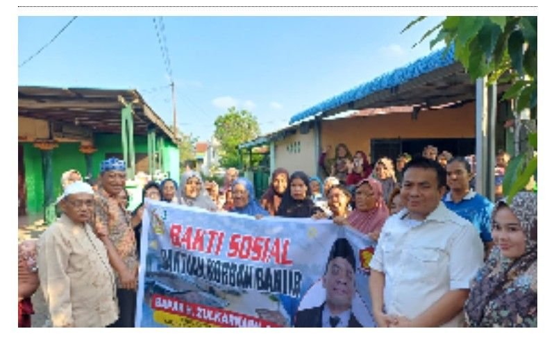 Zulkarnaen SKM Serahkan Bantuan Pangan untuk Warga Terdampak Banjir di Kota Medan