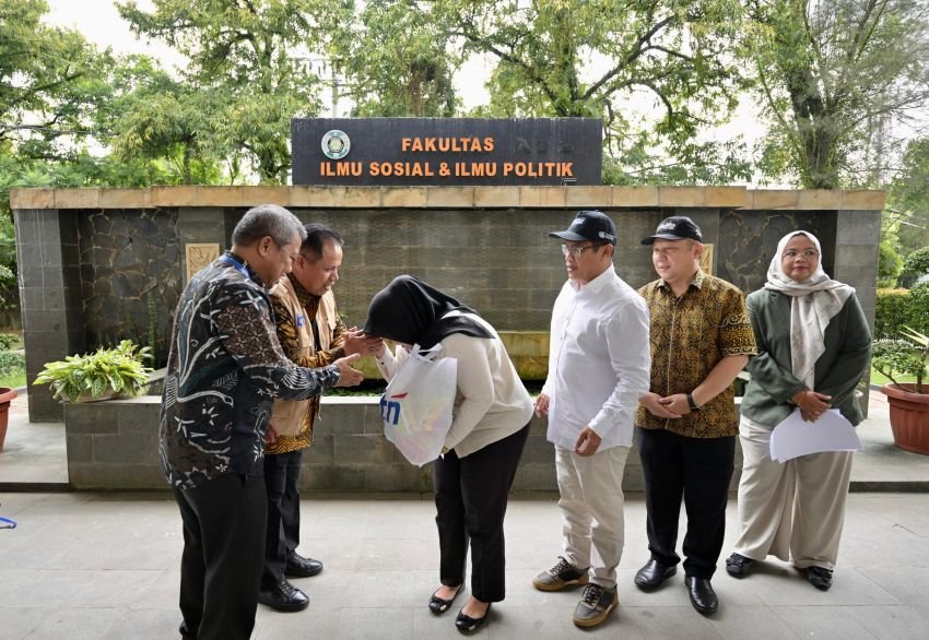 USU Terima Bantuan Kemanusiaan Dari BTN Untuk Korban Banjir Sivitas Akademika