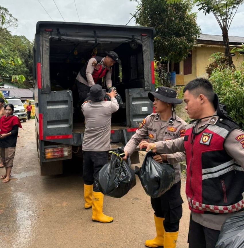 Bantu Pemulihan Pascabencana, KA SPN Polda Sumut Pimpin Distribusi Bansos di Desa Pagaran Lambung