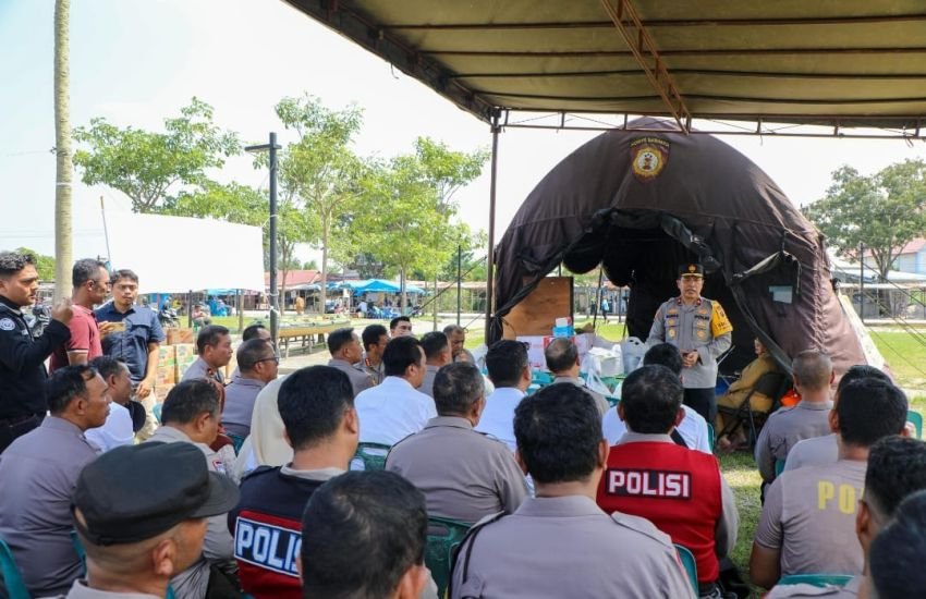 Wakapolda Sumut Tinjau Posko Pengungsian dan Berikan Arahan kepada Personel di Belawan