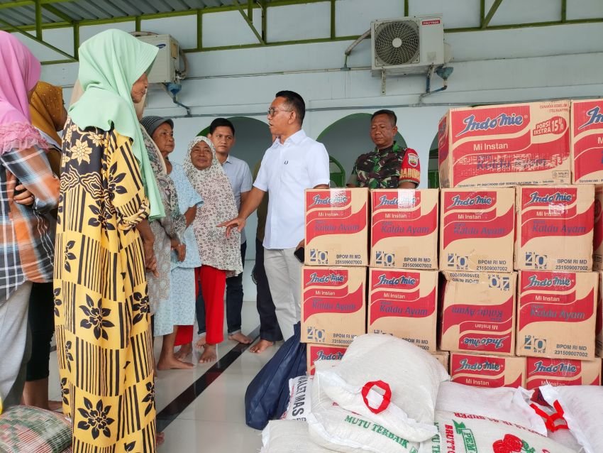 Zakiyuddin Harahap Salurkan Bantuan ke Dapur Umum Warga Korban Banjir di Medan Labuhan