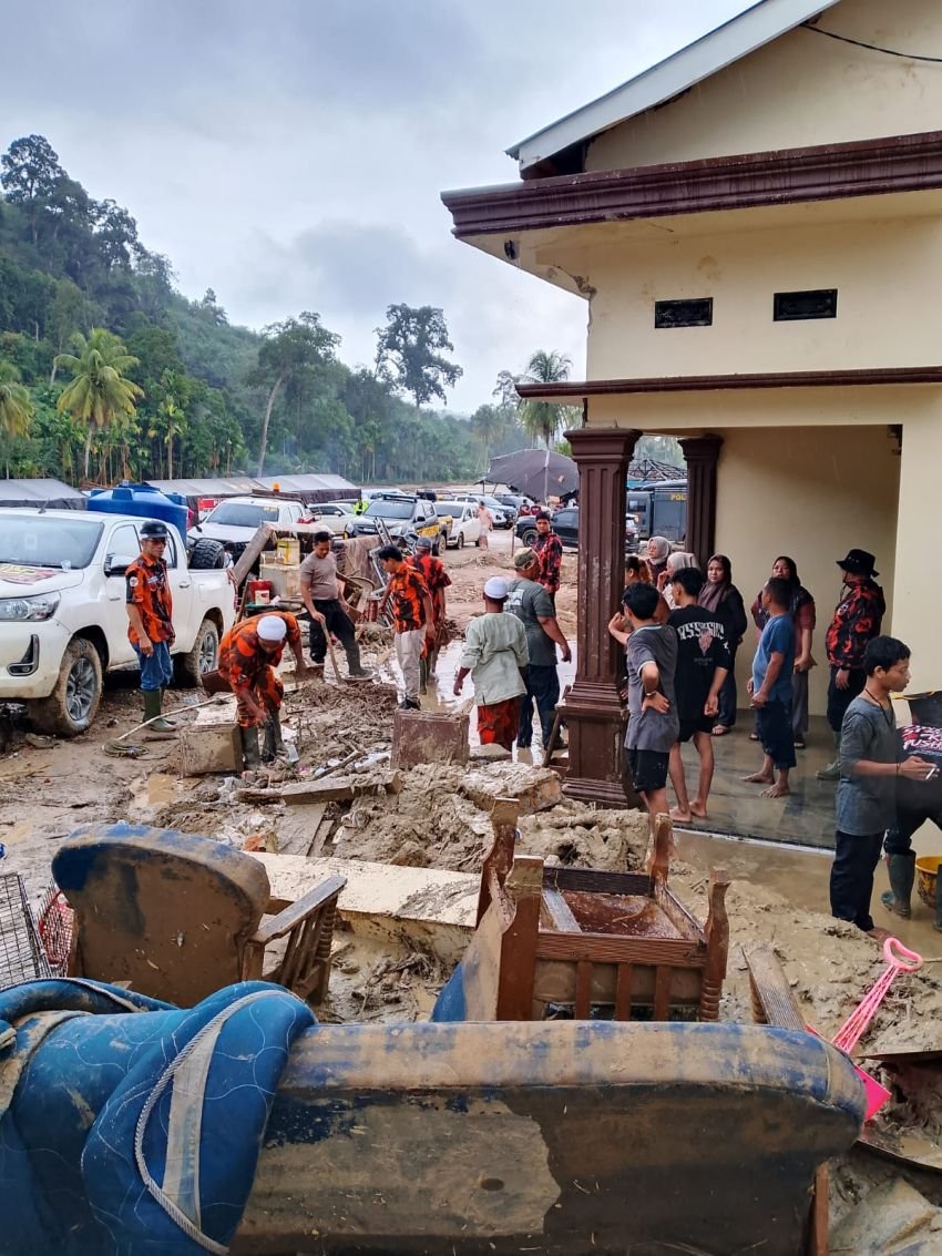 MPC Pemuda Pancasila Tapsel Dirikan Posko Bencana di Garoga, Salurkan Bantuan hingga Evakuasi Korban