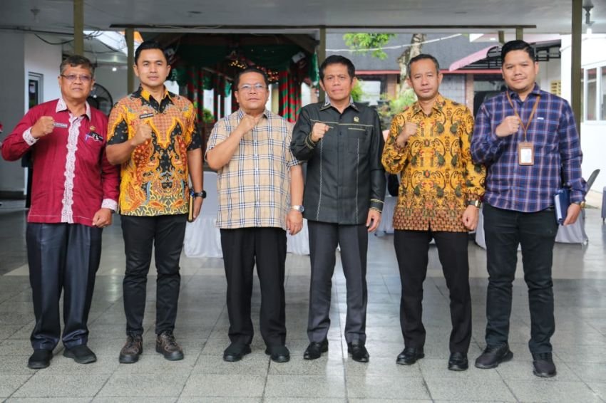 Wali Kota menerima kunjungan Ombudsman RI di rumah dinas