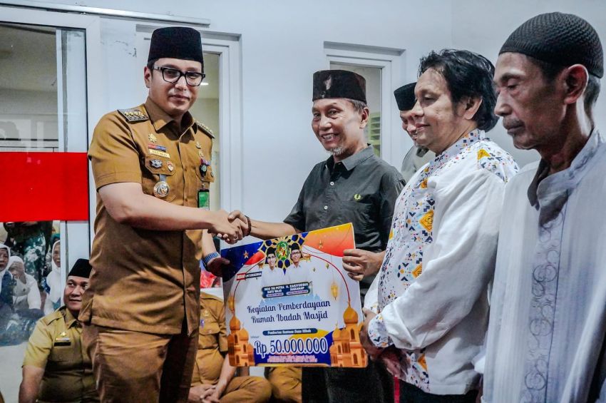 Safari Asar di Masjid Al-Hidayah, Rico Waas Tekankan Peran Keluarga dan Masjid Bangun Kota Medan