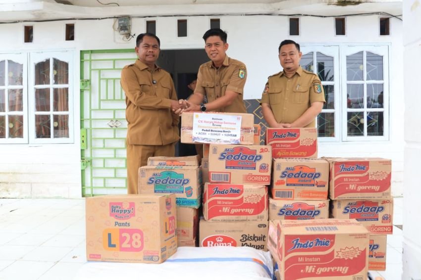 Kementan dan Bapanas Salurkan Bantuan Banjir ke Sergai, Bupati Darma Wijaya Antar Langsung ke Warga