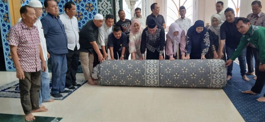 Ambal Turki Senilai Rp3,4 Miliar Mulai Dipasang di Masjid Agung Sumut
