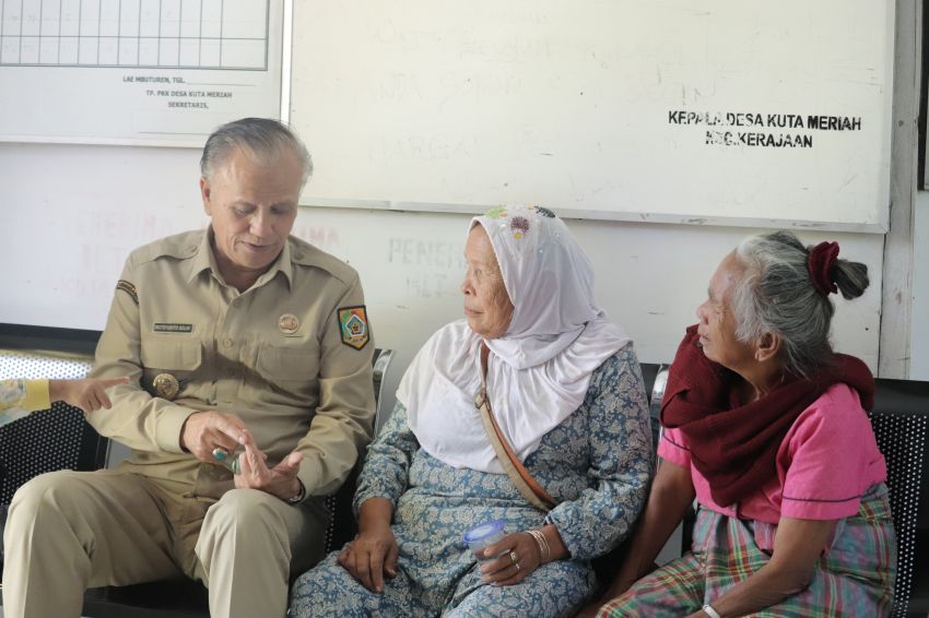 Wabup Pakpak Bharat Meninjau Pelaksanaan Posyandu Bulanan