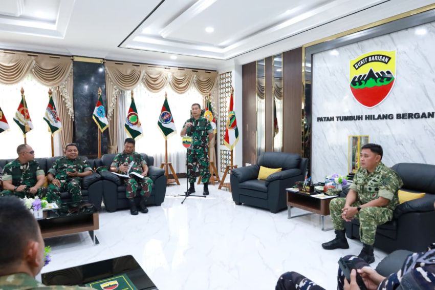 Pangdam l/BB Sambut Kedatangan Asops Panglima TNI di Markas Kodam l/BB