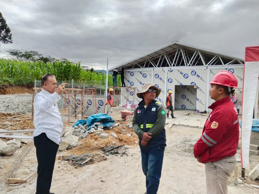 Wabup Pakpak Bharat Meninjau Pembangunan SPPG