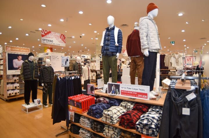 Laporan Pendapatan dan Pertumbuhan Laba Kuartal Pertama Fast Retailing Perkiraan peningkatan pendapatan dan laba setahun penuh, seiring pertumbuhan gl