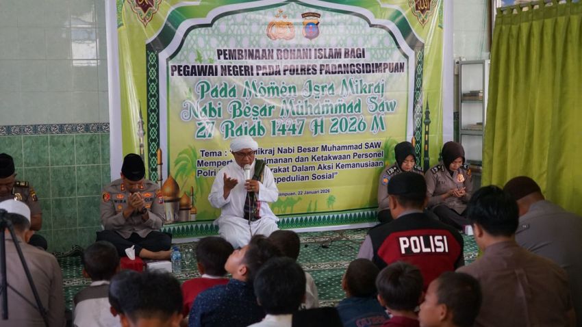 Polres Padangsidimpuan Gelar Pembinaan Rohani Islam di Momen Isra Mi&rsquo;raj, Teguhkan Keimanan Personel untuk Aksi Sosial