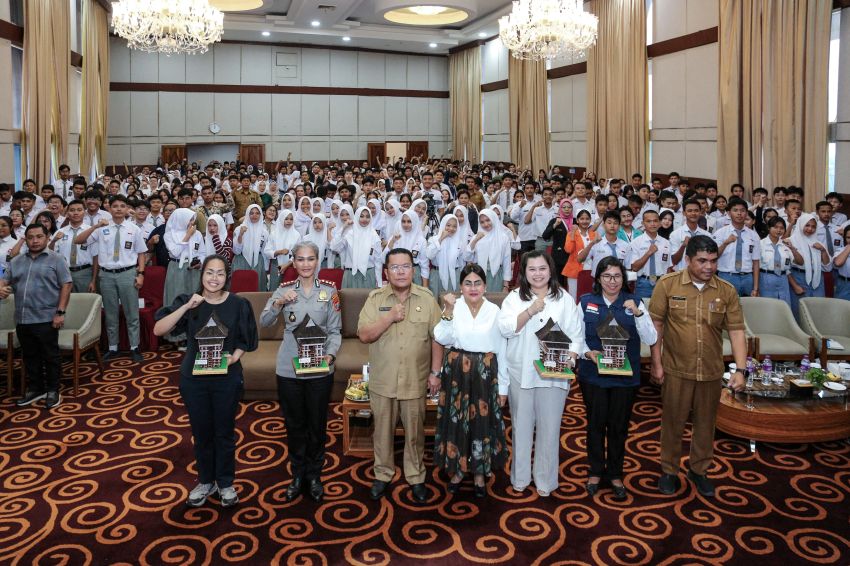 Pemko Pematangsiantar menggelar Seminar Generasi Muda Tanpa Narkoba &ldquo;Membangun Generasi Muda yang Berdaya Saing Menuju Generasi Emas 2045&rdquo;.
