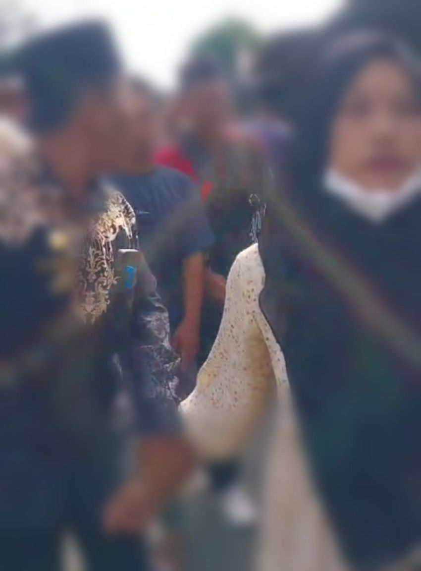 Takziah ke Rumah Korban Tewas Tabrak Kereta Api Wanita Tertangkap Curi Uang Duka Dalam Baskom