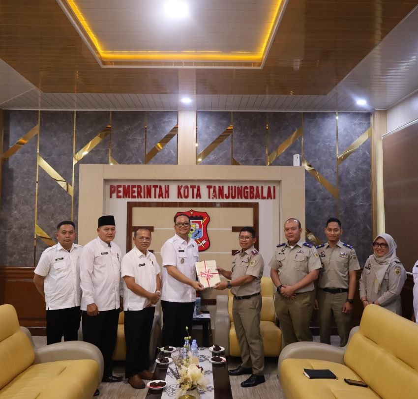 Pemkot Tanjungbalai Terima 40 Sertifikat Aset Jalan dari BPN