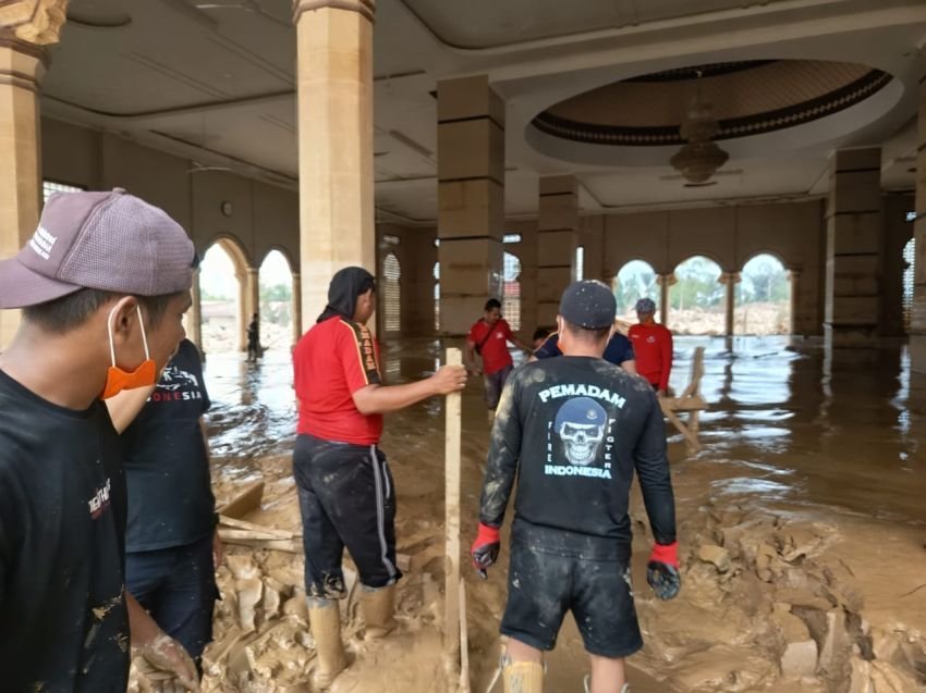Wamendagri Apresiasi dan Berterima Kasih atas Bantuan Wali Kota Medan untuk Aceh Tamiang
