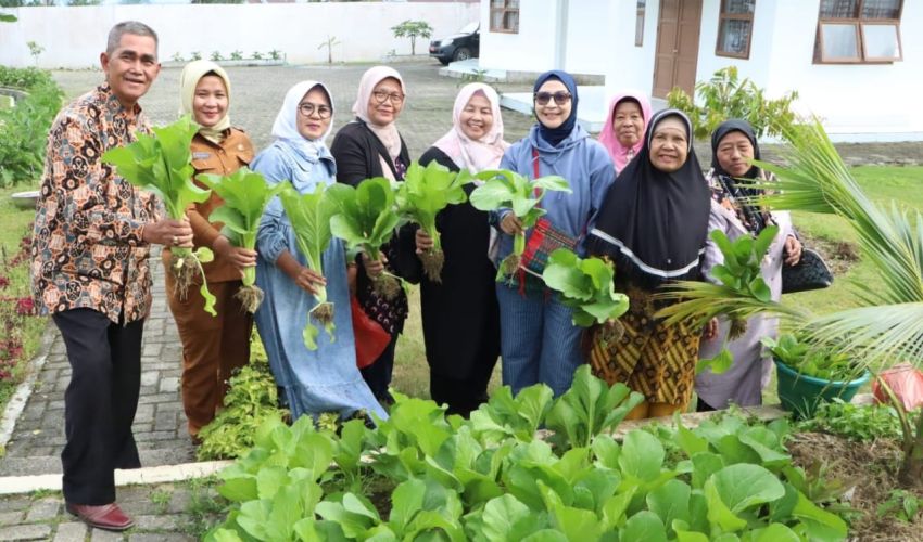 Kunjungan Pokja Bunda PAUD Kabupaten Simalungun ke Rumah Dinas Bupati: Semangat Kekeluargaan dan Ketahanan Pangan