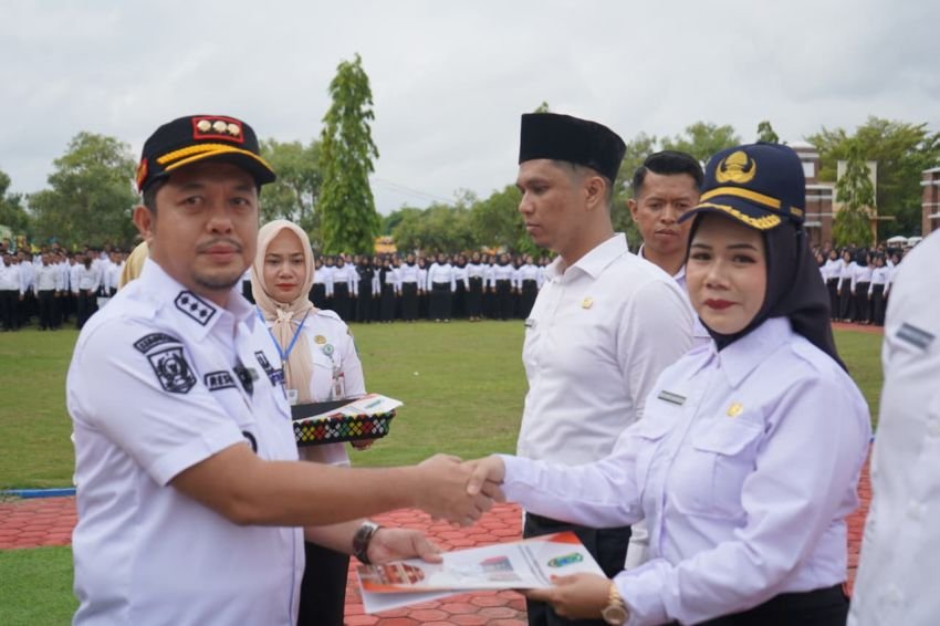 Ribuan PPPK Paruh Waktu Paluta Terima SK, Bupati Reski Basyah Tekankan Integritas dan Disiplin Kerja