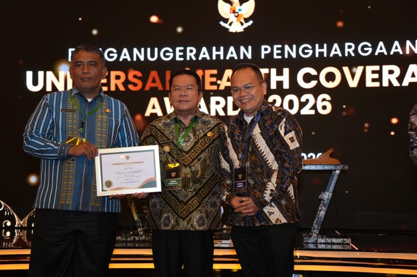 Wali kota bersama BPJS Kesehatan Cabang Pematangsiantar meraih Penghargaan UHC Award Tahun 2026 Kategori Pratama