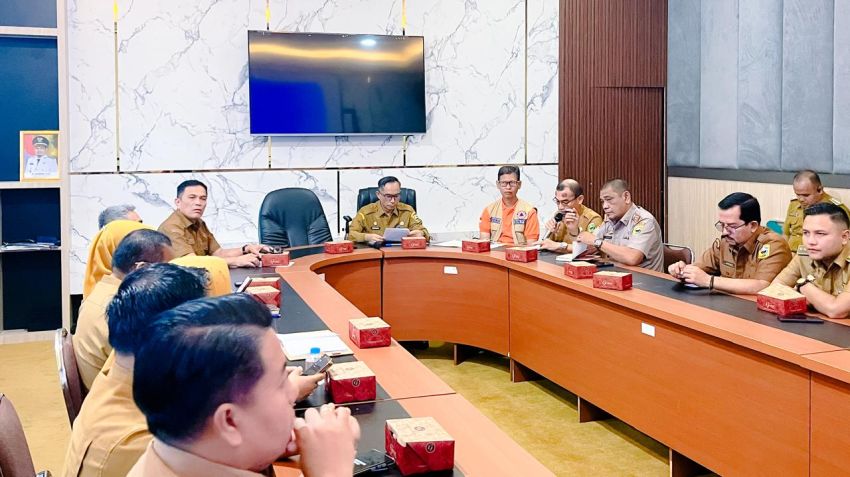 Rapat Evaluasi Penanganan Bencana dan Rencana Pemulihan Pascabencana Hidrometeorologi