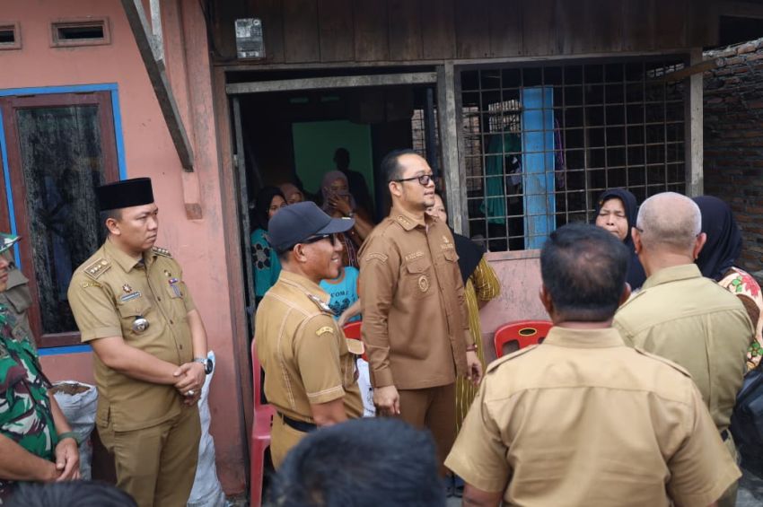 Bantuan Korban Kebakaran Diserahkan Waki Wali Kota di Kelurahan Kapias Pulau Buaya