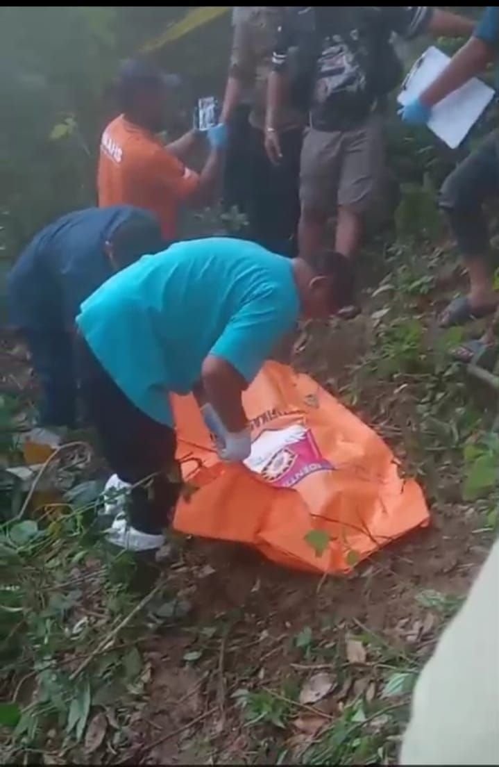 Geger Sekampung! Mayat Pria Ditemukan Tergeletak di Kebun Padangsidimpuan
