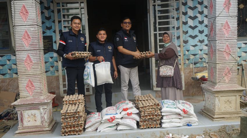 Staf Khusus Menimipas Turun ke Lokasi Banjir Aceh&ndash;Sumut, Salurkan Bantuan Warga Terdampak