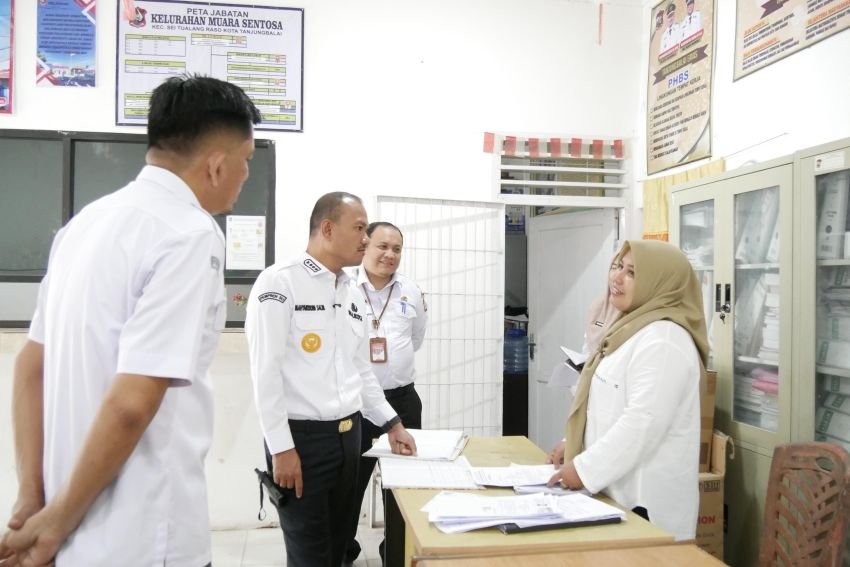 Pelayanan Optimal, Wali Kota Tanjungbalai Sidak Ke Kantor Lurah Muara Sentosa