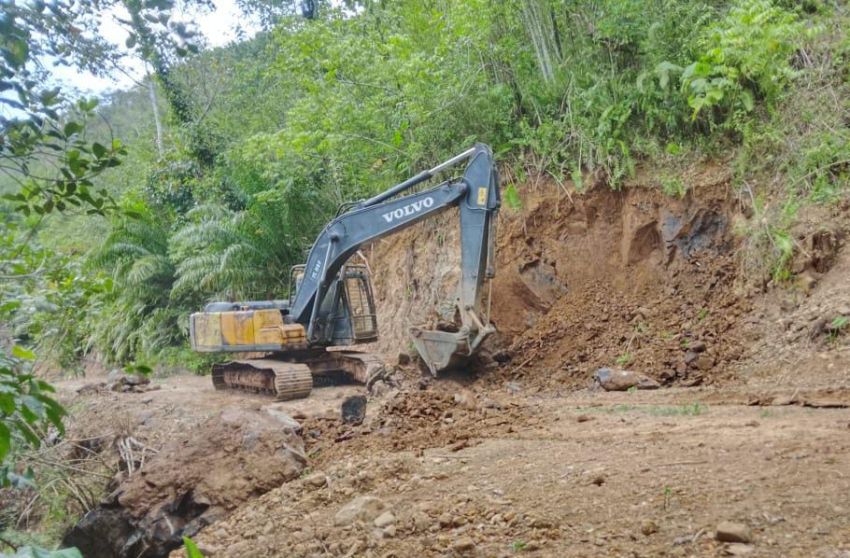 Kapten Czi Pahlawan Pimpin Aksi Spektakuler dalam TMMD ke-127 Kodim 0212/Tapsel! Jalan Impian Warga Hutatonga Mulai Dibentuk