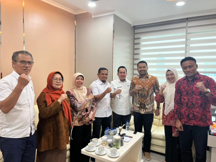 Dorong Percepatan Perbaikan Jalan Nasional dan Pengembangan Pengolahan Sampah Terpadu Pemkab Solok Perkuat Sinergi dengan DPR RI