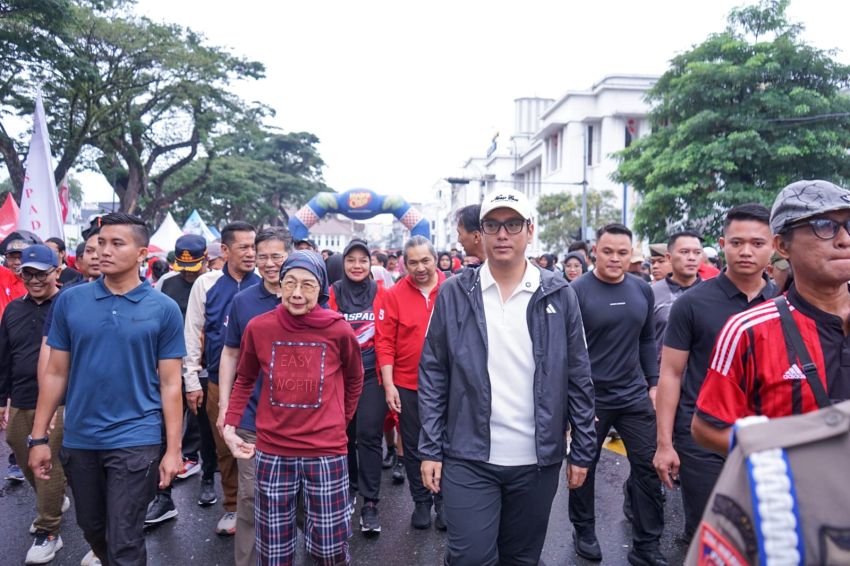 Wali Kota Medan Lepas Ribuan Peserta Jalan Santai Hut Ke-79 Harian Waspada