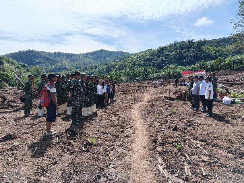 Membangun Kembali Harapan di Lereng Sangkunur, Satgas TMMD ke-127 Kodim 0212/Tapanuli Selatan Hijaukan Tanah yang Terluka