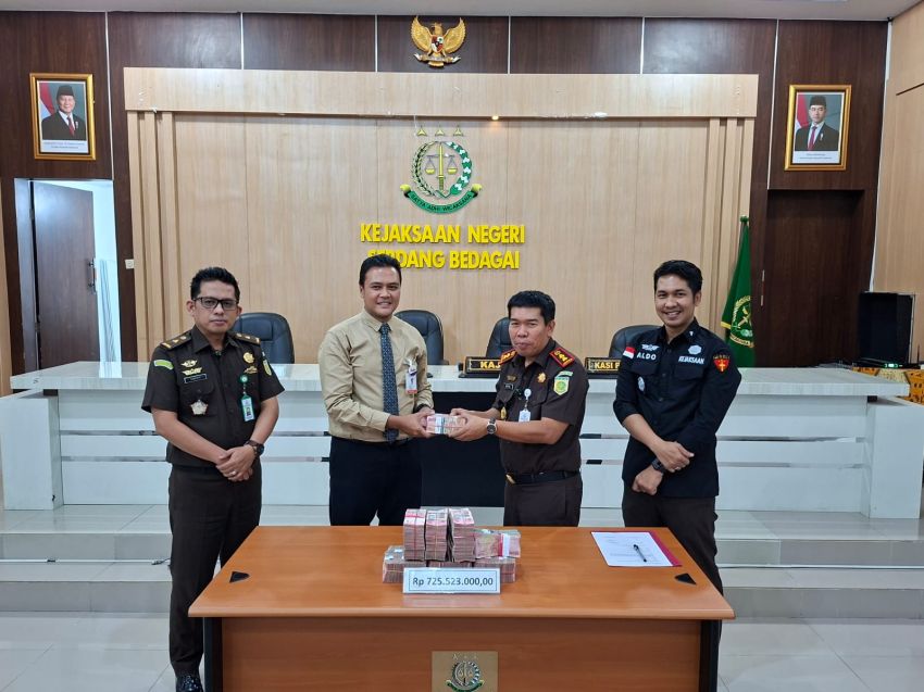 Terpidana Korupsi Kredit 2015 Lunasi Rp725 Juta, Kejaksaan Negeri Serdang Bedagai Serahkan ke Bank Sumut Cabang Sei Rampah
