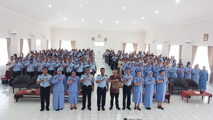 Harmoni Keluarga, Kunci Profesionalisme: Lanud Soewondo Hadirkan Pakar Komunikasi Nasional Dr. Aqua Dwipayana