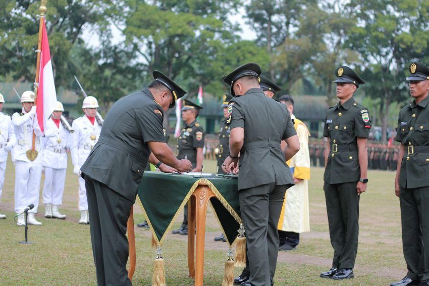 Kasdam I/BB Pimpin Upacara Penutupan Dikmata Infanteri TNI AD Gelombang III Tahun Anggaran 2025