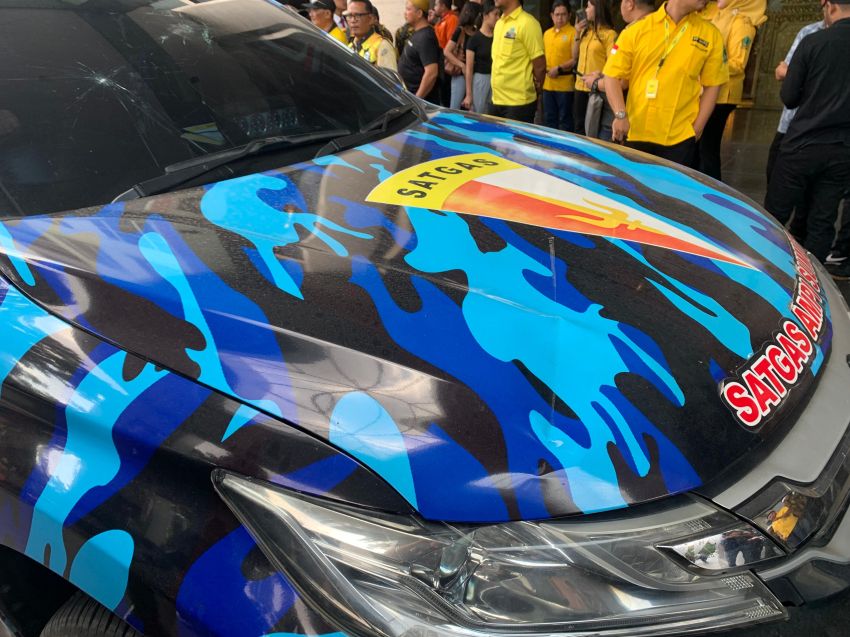 Sejumlah Massa Diluar Lokasi Musda XI Partai Golkar Sumut Diduga Membuat Kericuhan, Satu Unit Mobil Milik Ormas Dirusak