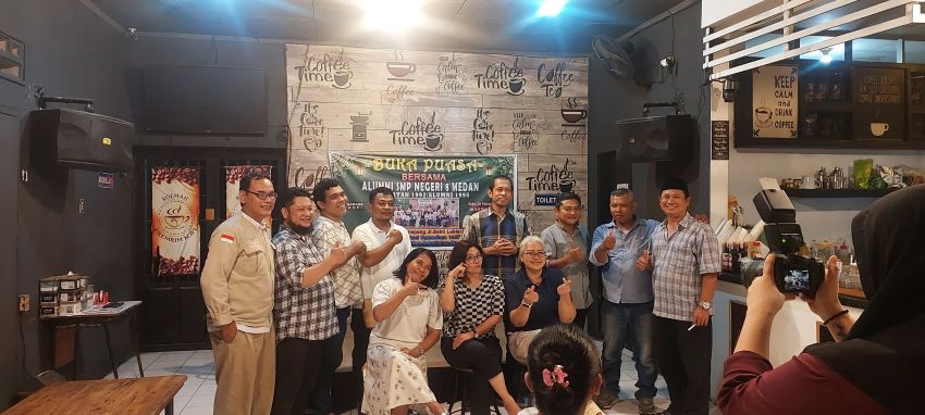 Alumni SMPN 8/10 Medan Angkatan 1995 Bukber di Garage Kopi, Hangatkan Silaturahmi 31 Tahun