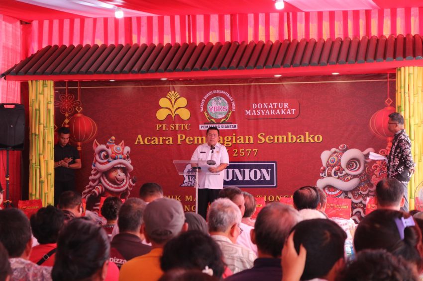 Wali Kota menghadiri acara pemberian Bantuan Sosial kepada Warga Tionghoa dalam Rangka Menyambut Tahun Baru Imlek 2026. Pemberian bantuan diselenggara