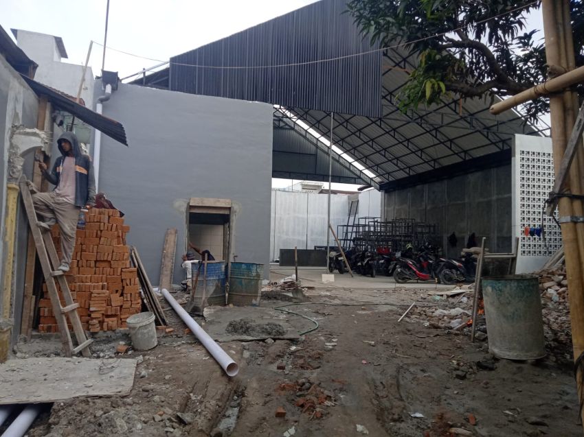 Bangunan Cafe Ilegal di Jalan Bambu Medan Timur Jadi Simbol Kebocoran PAD, Camat Sudah Layangkan Surat Tapi Pemilik Membandel