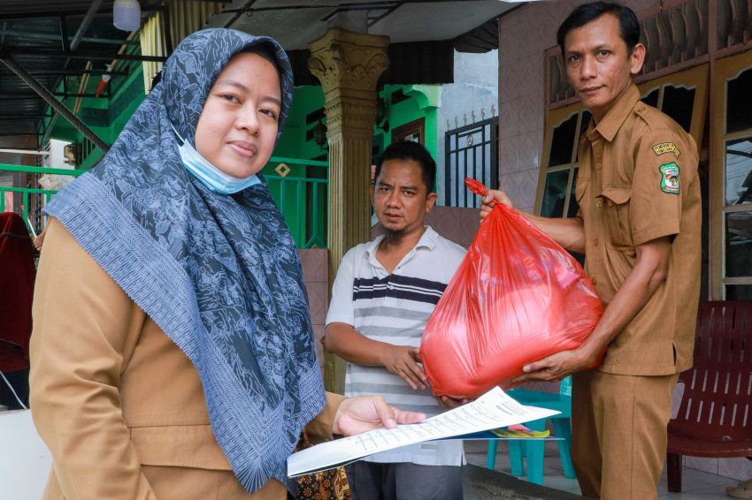 Pemko Pematangsiantar melalui Bagian Kesra Setdako memberikan bantuan untuk perbekalan Ramadhan kepada 134 masjid dan 38 mushollah