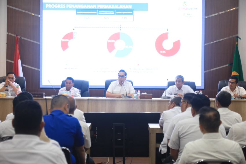 Perkuat Pengawasan Lewat SAPA KOTA, Rico Waas Ultimatum Camat : Tak Ada Lagi Sampah Berserakan di Medan