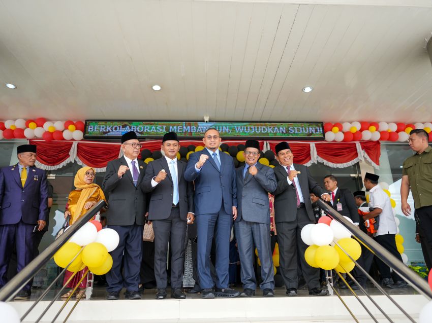 Bupati Solok Hadiri Rapat Paripurna Istimewa Peringatan HUT ke-77 Kabupaten Sijunjung