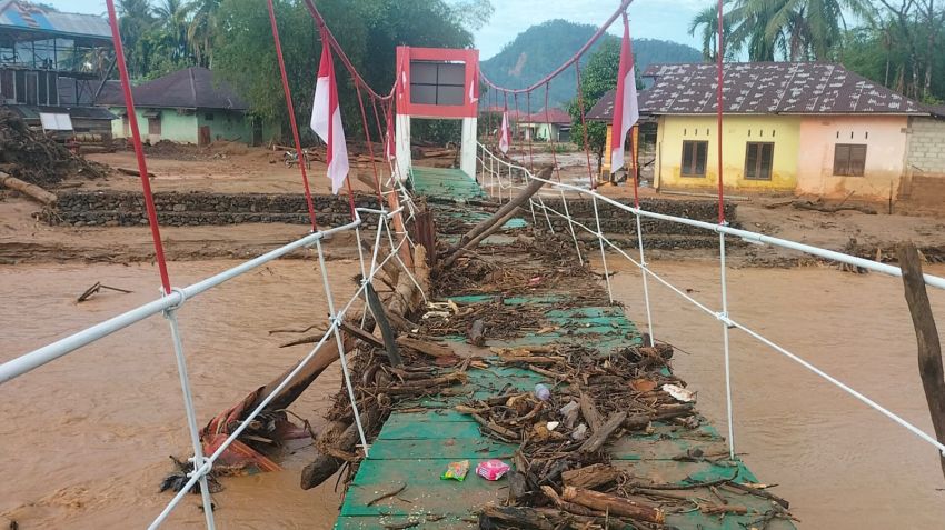 Satgas Gulbencal Kodam I/BB Tuntaskan Pembangunan Jembatan Armco Titik Kedua di Desa Mela Dolok