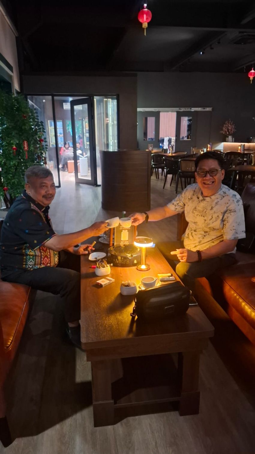 Asisten Deputi Kementerian Koperasi RI H. Muhammad Husni Wafat, CEO Sumut24 Group Rianto SH MH Berduka