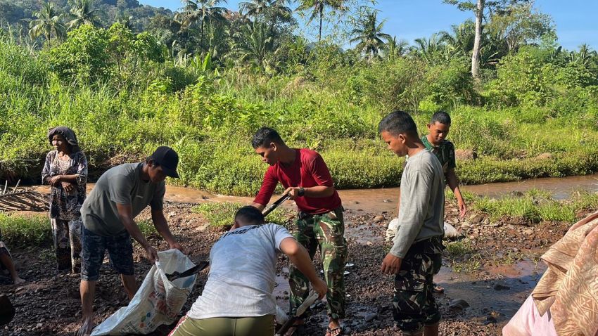 Kami Tak Lagi Takut Sawah Kering! Satgas TMMD ke-127 Kodim 0212/TS dan Warga Tiga Dolok Bersatu, Air dan Harapan Kembali Mengalir