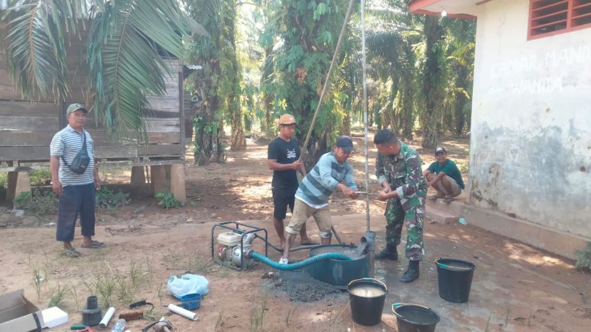 Tembus Perut Bumi Demi Setetes Harapan! Satgas TMMD ke-127 Kodim 0212/TS dan Warga Sangkunur Kebut Sumur Bor