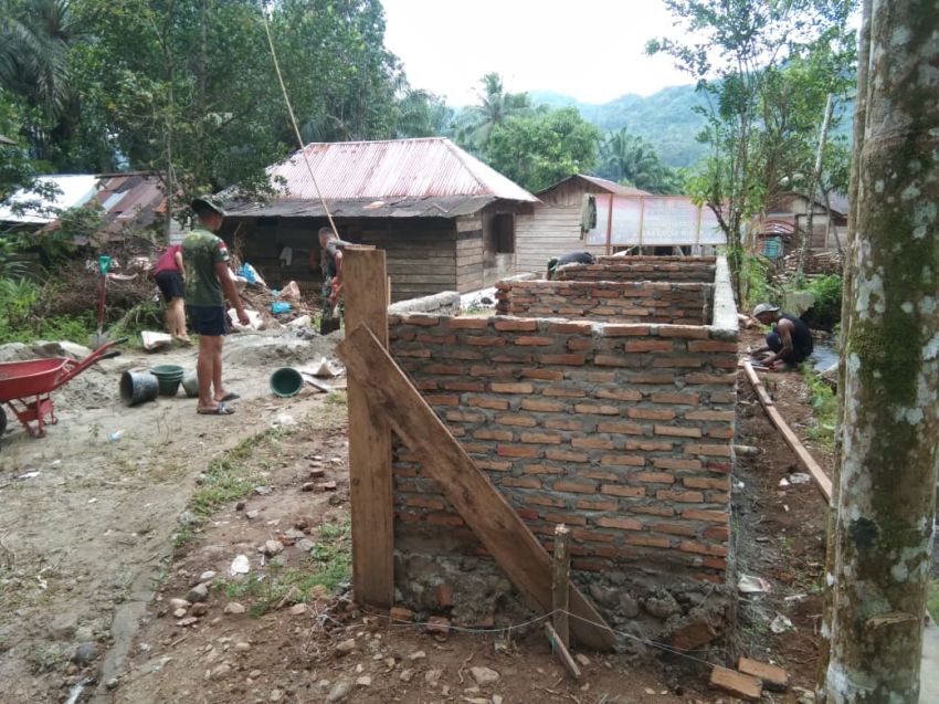 Tak Kenal Lelah, Satgas TMMD Kodim 0212/Tapsel Sulap Desa 3 Dolok dengan Fasilitas MCK Baru