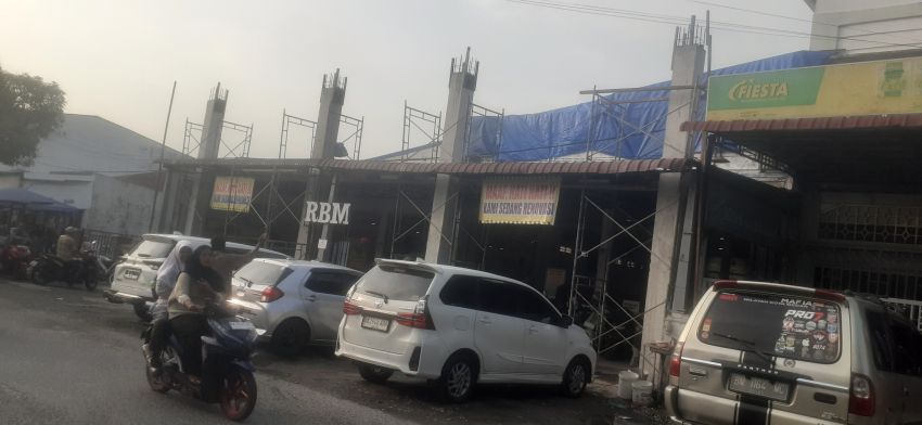 Berkedok Renovasi, Pembangunan Milik Swalayan RBM Psr 2 Barat Rengas Pulau Tidak Miliki Izin PBG