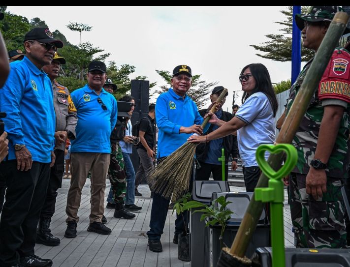Wagub Sumut Surya Pimpin Aksi Bersih Massal, Canangkan Gerakan Indonesia ASRI