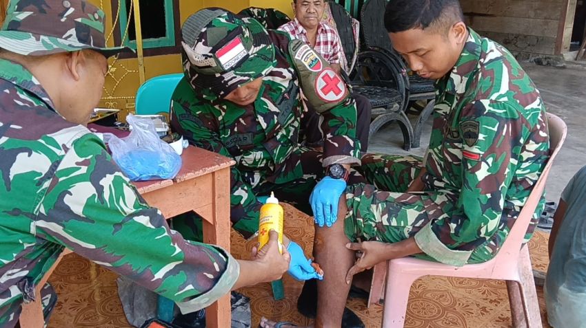 Tak Hanya Bangun Jalan, Satgas TMMD ke-127 Beri Pengobatan Gratis, Warga Ucapkan Terima Kasih