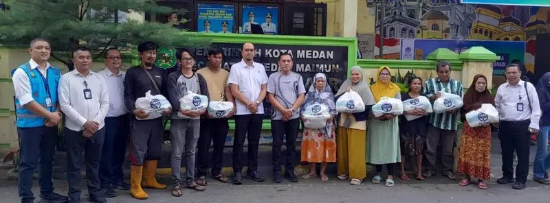 Dirut Perumda Tirtanadi Saksikan Pasar Murah Gawean Perumda Tirtanadi di Kelurahan Aur Medan
